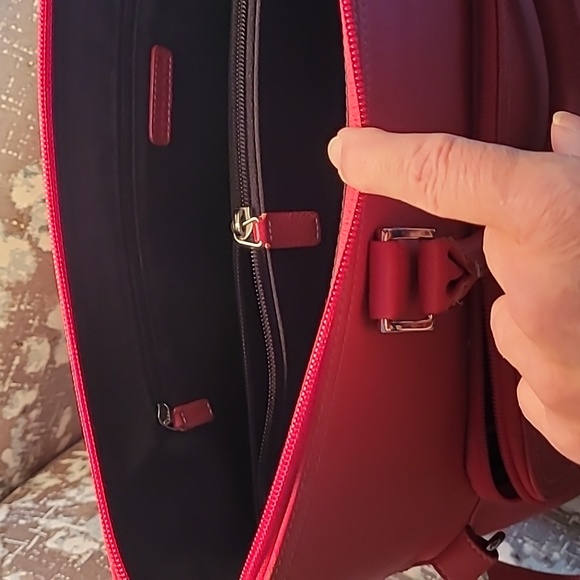 Red Premium Full-Grain Leather Levenger Briefcase Bag - Picture 4 of 6